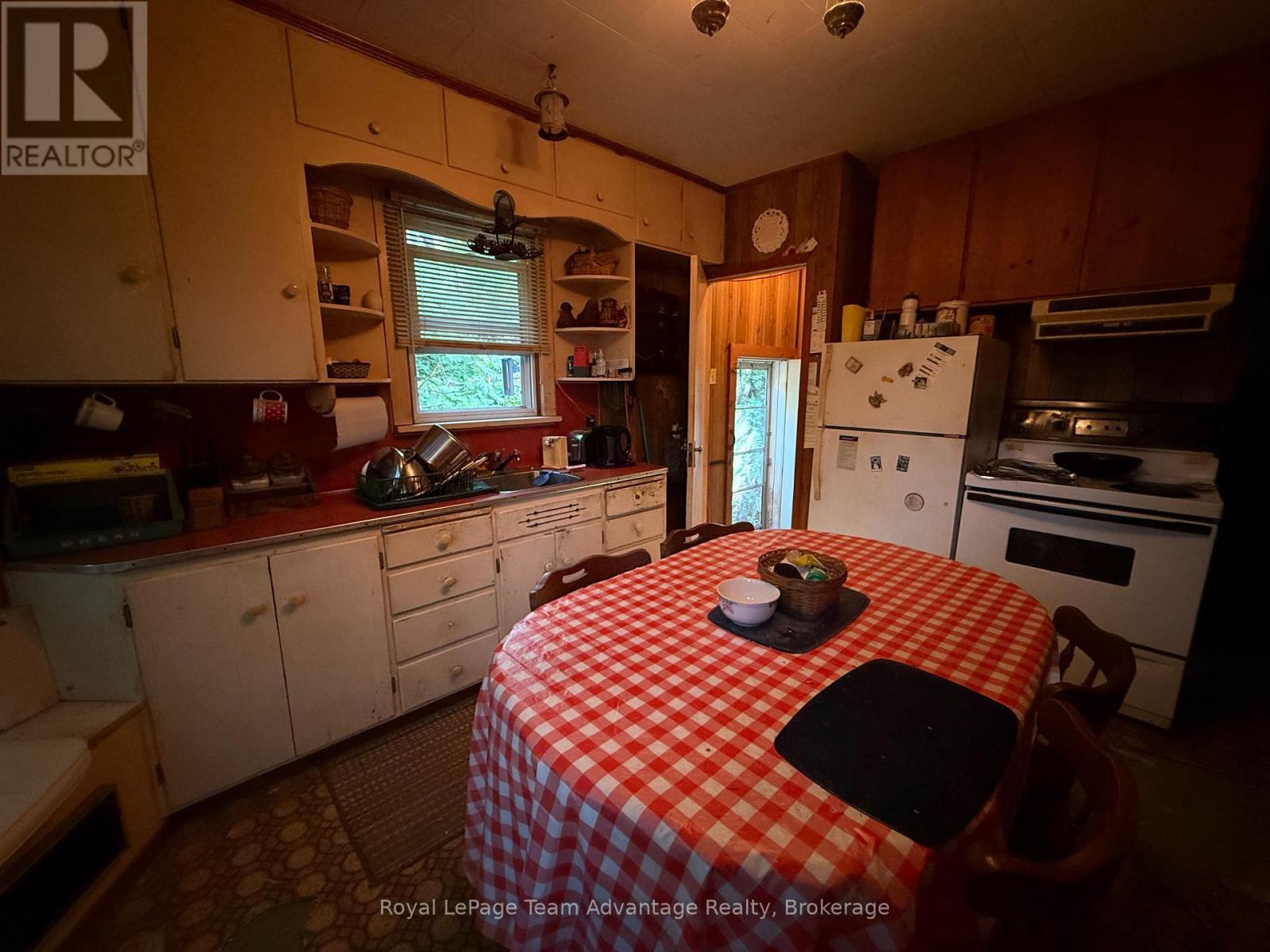24 Hillcrest Avenue, Parry Sound, Ontario  P2A 1L4 - Photo 9 - X13744764