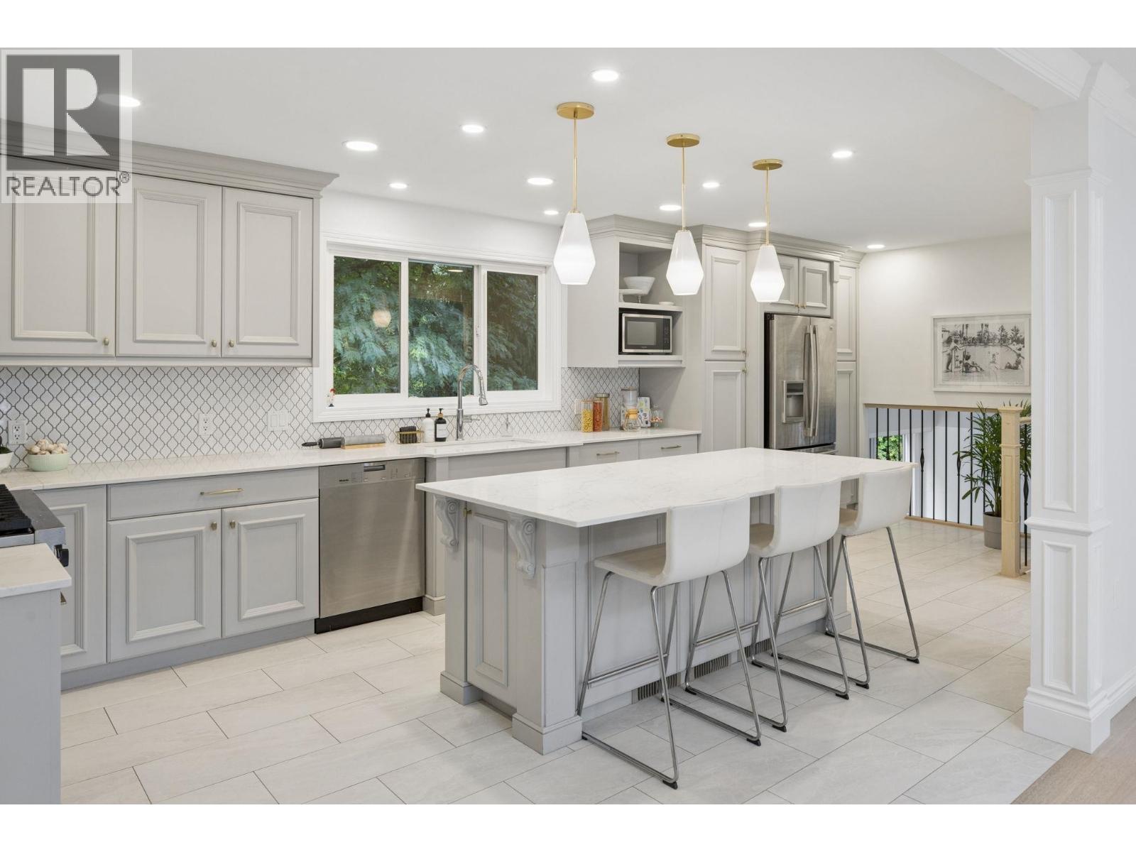 808 Signal Court, Coquitlam, British Columbia  V3J 7N7 - Photo 12 - R3161538