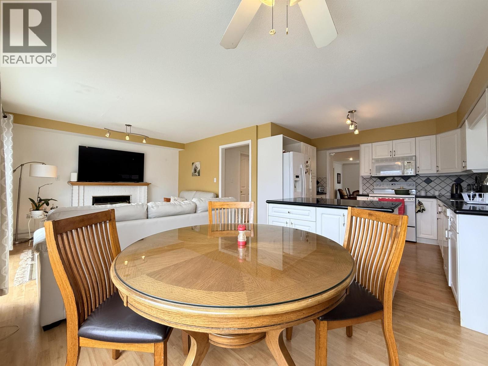 Main House 335 W 27th Street, North Vancouver, British Columbia  V7N 2H5 - Photo 12 - R3161533