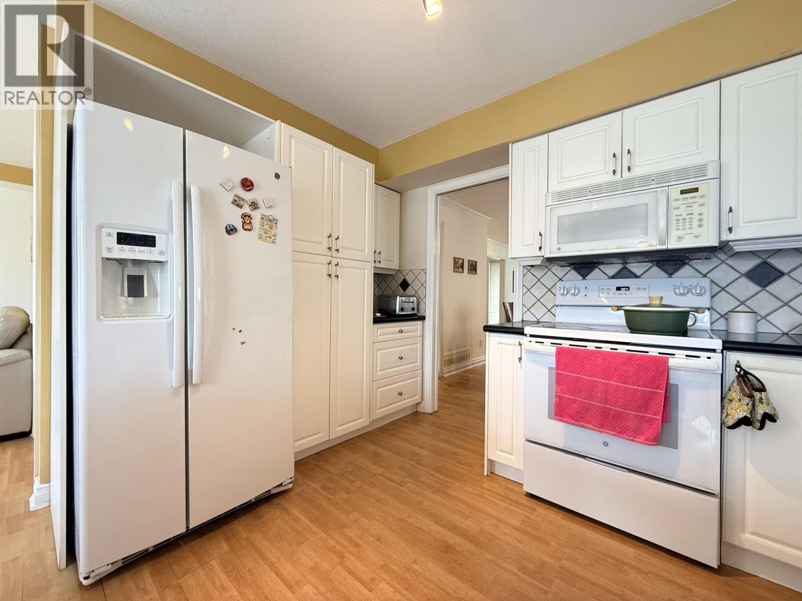 Main House 335 W 27th Street, North Vancouver, British Columbia  V7N 2H5 - Photo 6 - R3161533