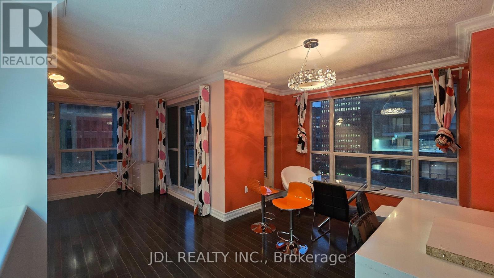 1206 - 889 Bay Street, Toronto, Ontario  M5S 3K5 - Photo 1 - C13744774
