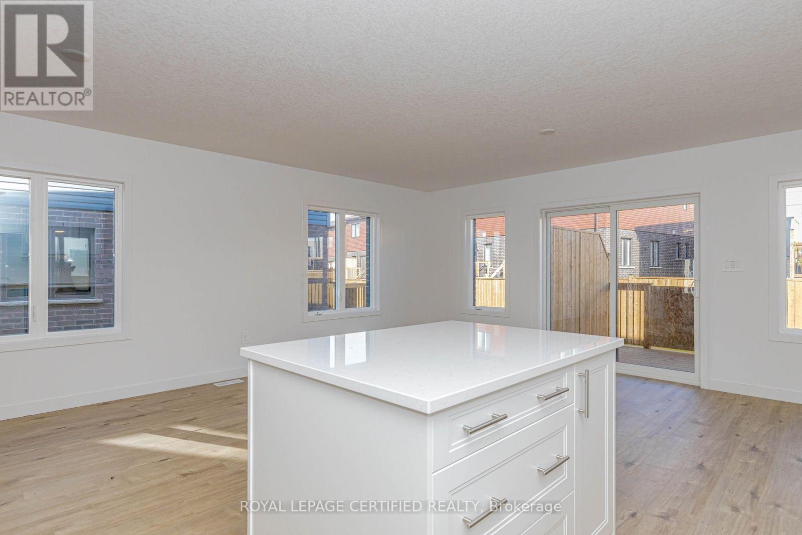 26 Oak Forest Common Crescent, Cambridge, Ontario  N1S 0G3 - Photo 14 - X13744756