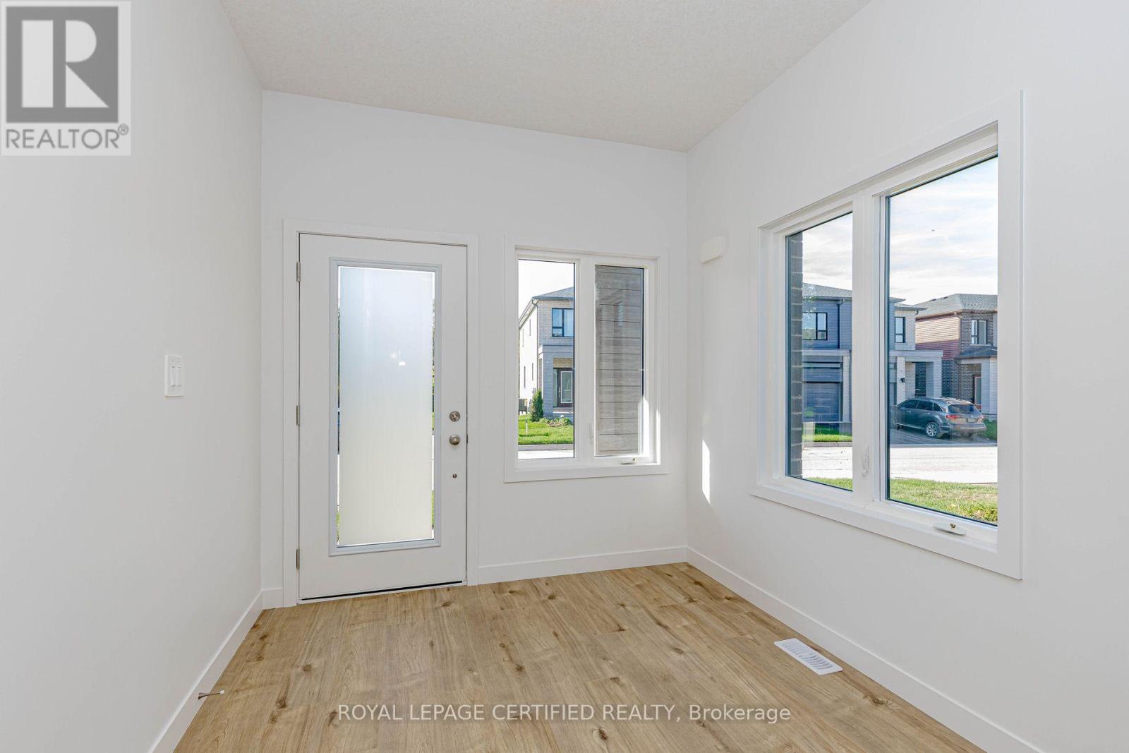 26 Oak Forest Common Crescent, Cambridge, Ontario  N1S 0G3 - Photo 4 - X13744756
