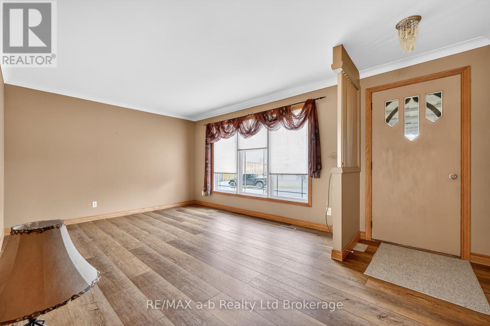 23 Glenn Avenue, Ingersoll, Ontario N5C 2C9 - Photo 13 - X12916032