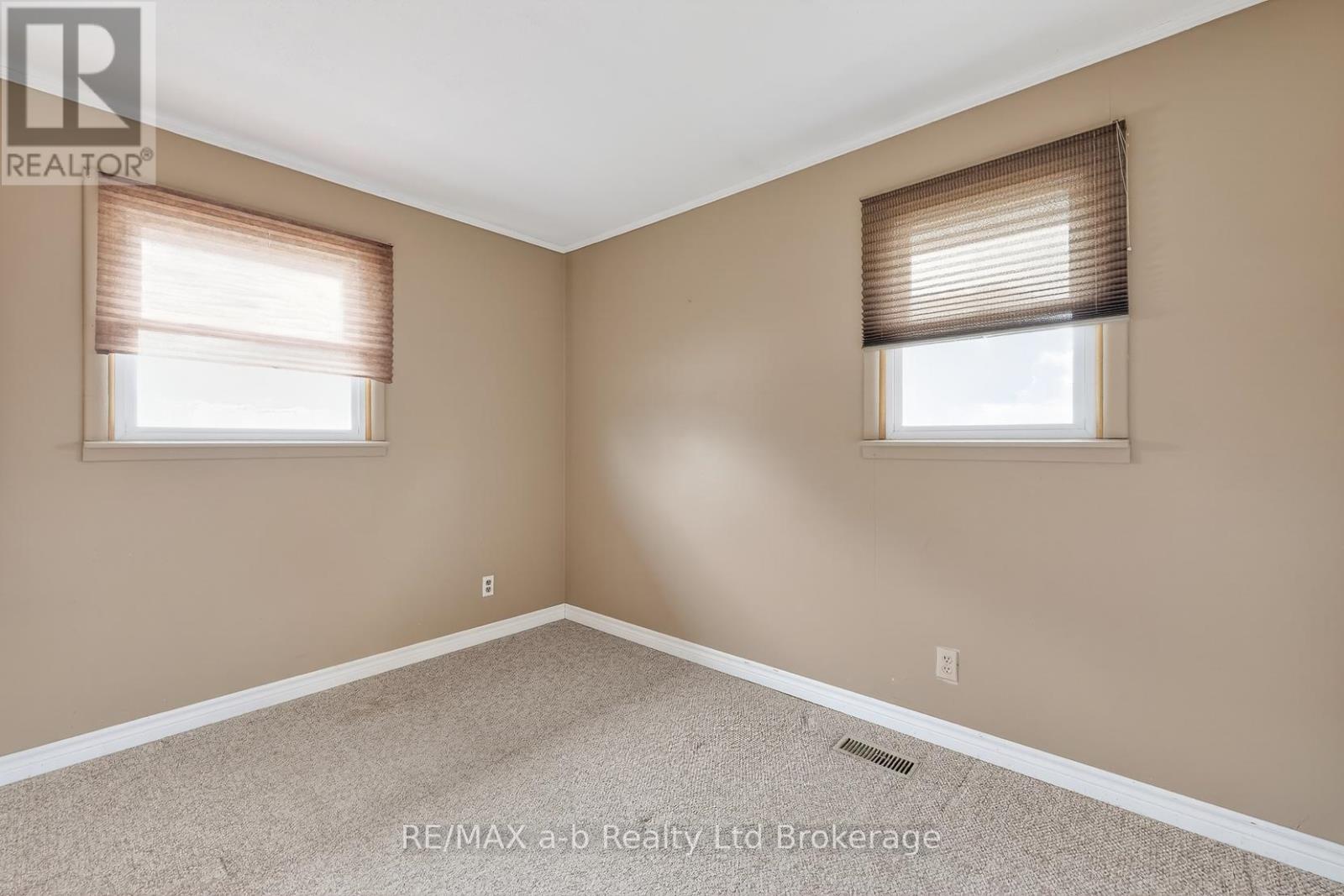 23 Glenn Avenue, Ingersoll, Ontario N5C 2C9 - Photo 24 - X12916032