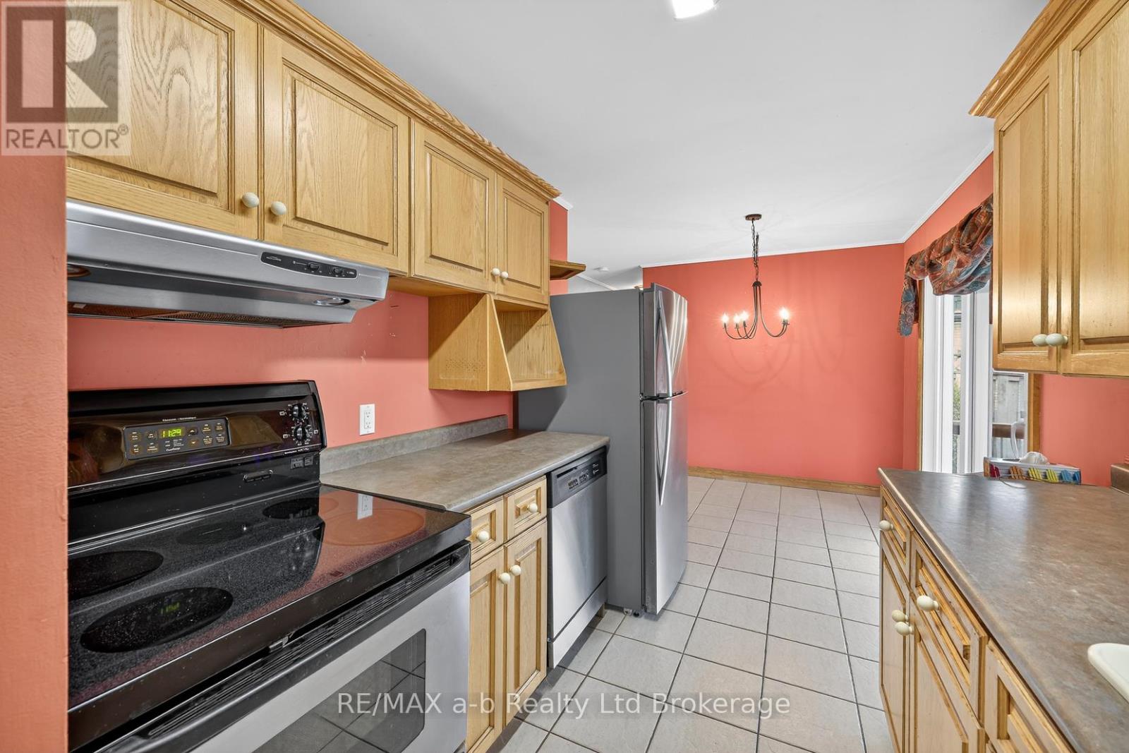23 Glenn Avenue, Ingersoll, Ontario N5C 2C9 - Photo 22 - X12916032