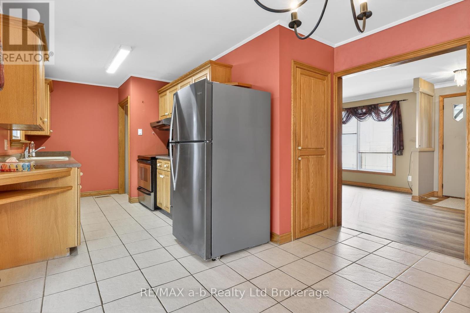 23 Glenn Avenue, Ingersoll, Ontario N5C 2C9 - Photo 18 - X12916032
