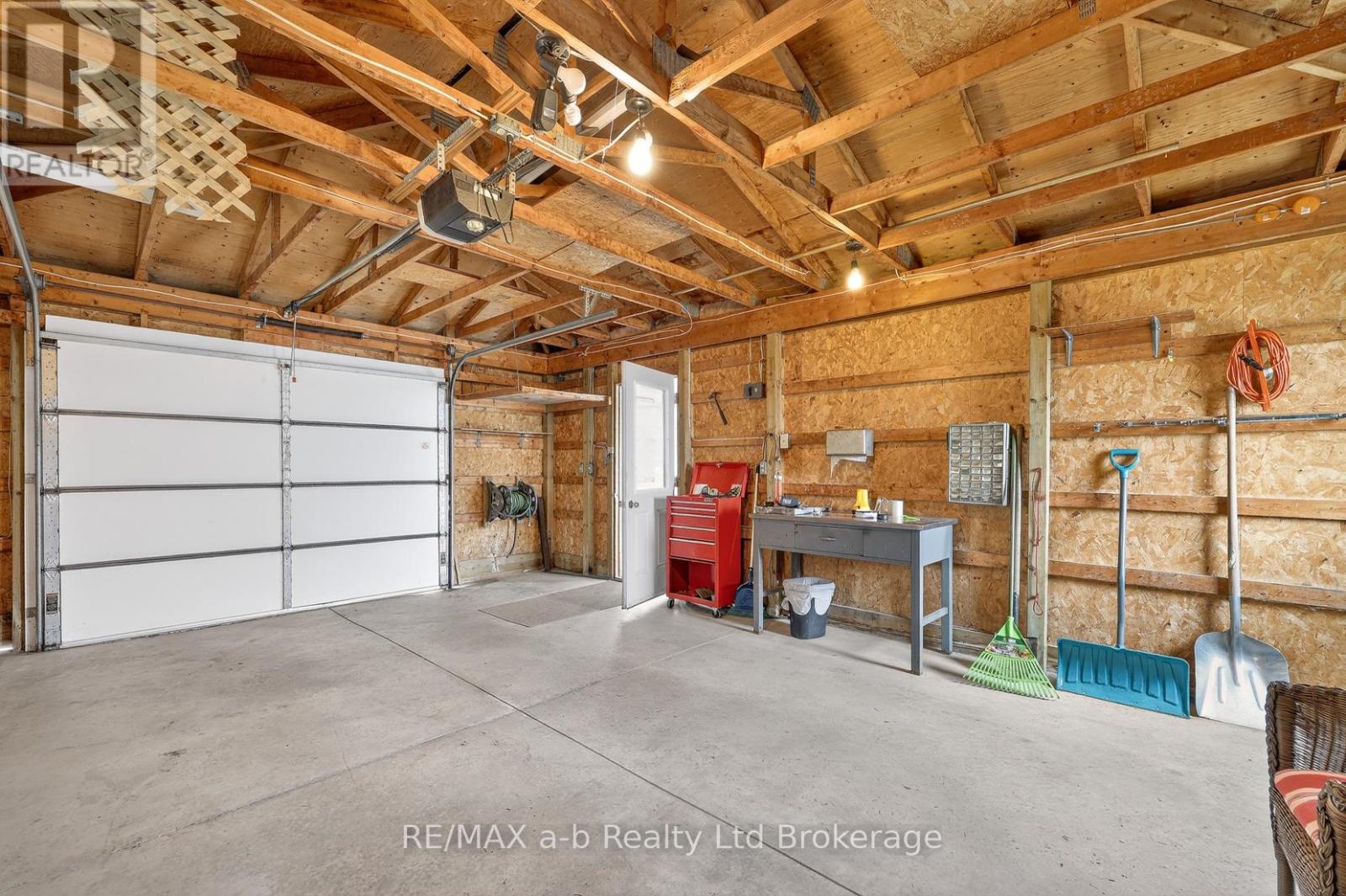 23 Glenn Avenue, Ingersoll, Ontario N5C 2C9 - Photo 35 - X12916032