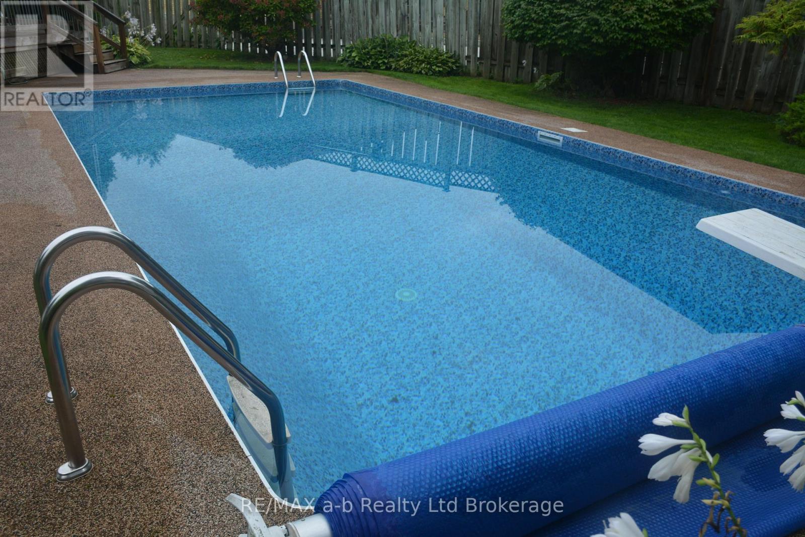 23 Glenn Avenue, Ingersoll, Ontario N5C 2C9 - Photo 6 - X12916032