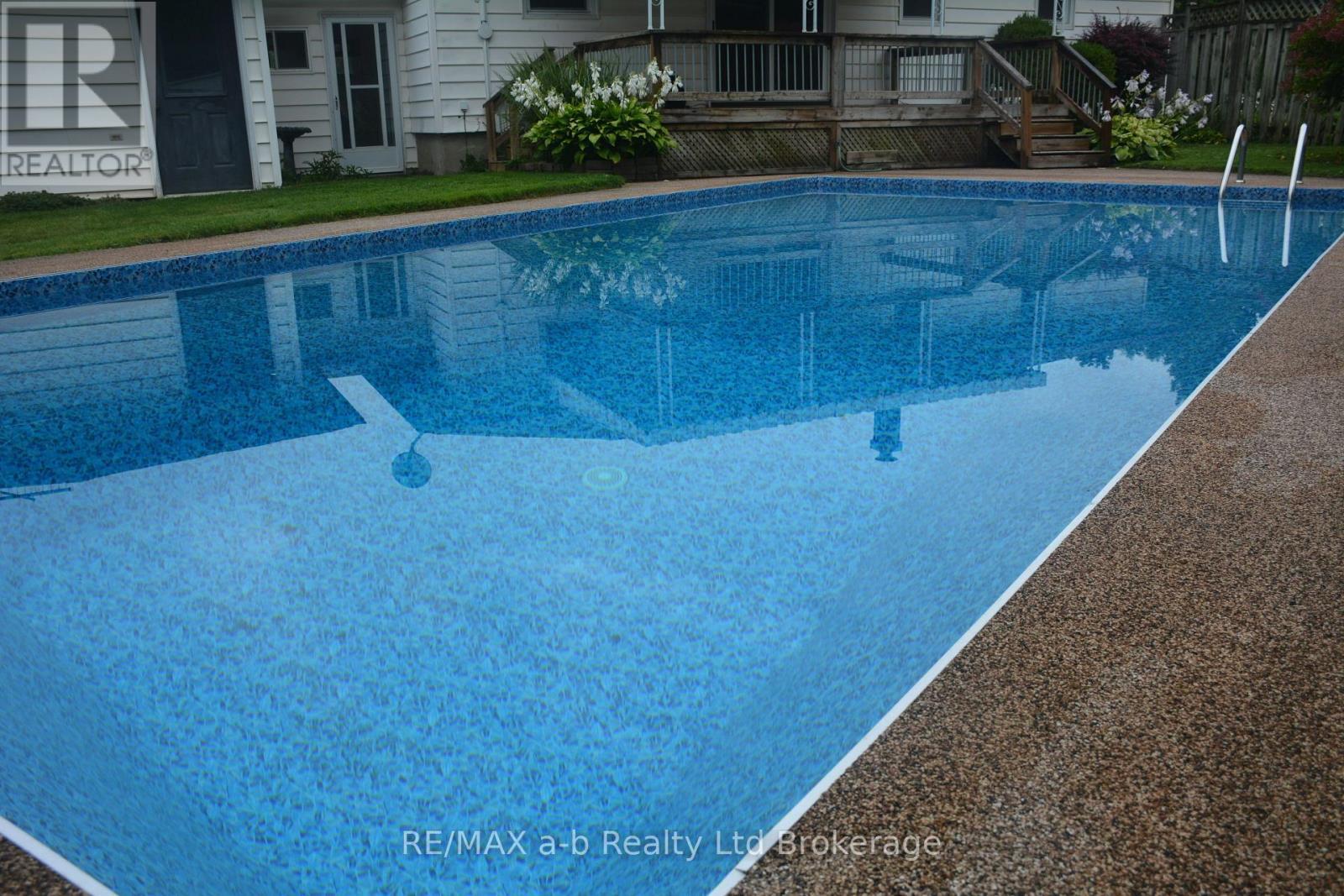 23 Glenn Avenue, Ingersoll, Ontario N5C 2C9 - Photo 7 - X12916032