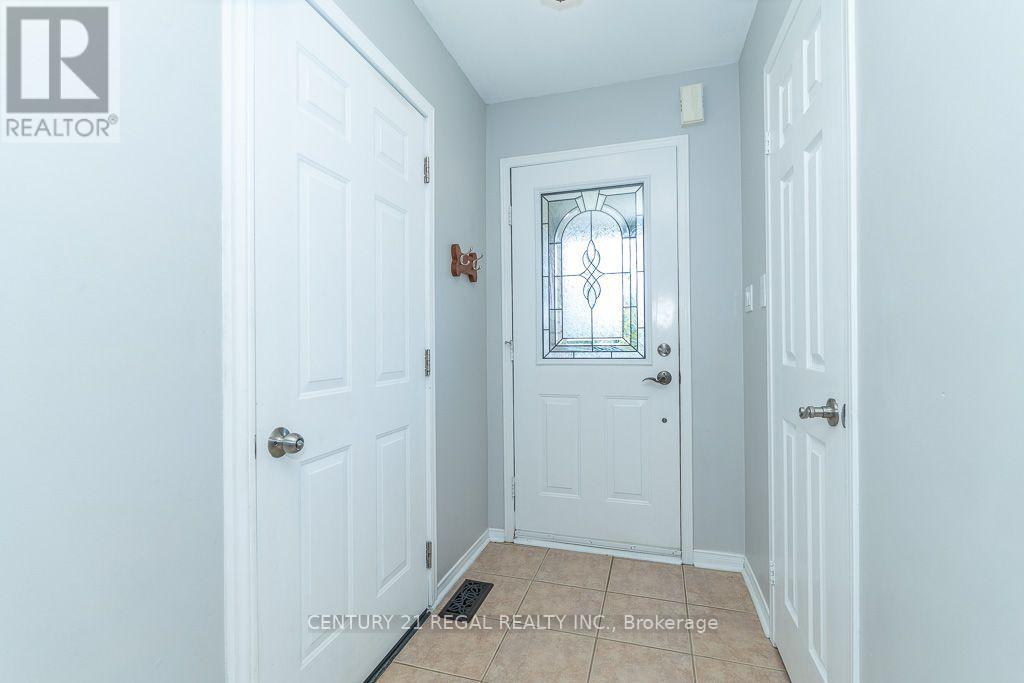 1218 Monica Cook Place, Pickering, Ontario  L1W 4A4 - Photo 3 - E13743982