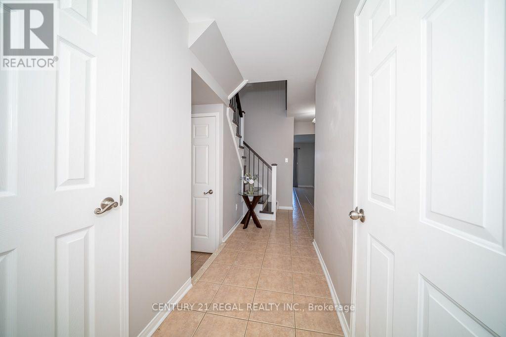 1218 Monica Cook Place, Pickering, Ontario  L1W 4A4 - Photo 4 - E13743982