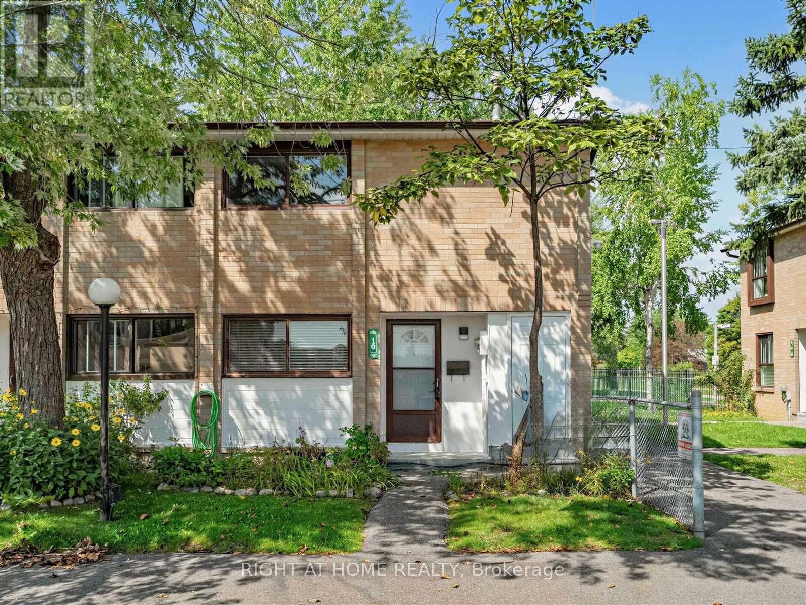 10 - 10 Fleetwood Crescent, Brampton, Ontario  L6T 2E5 - Photo 3 - W13723108