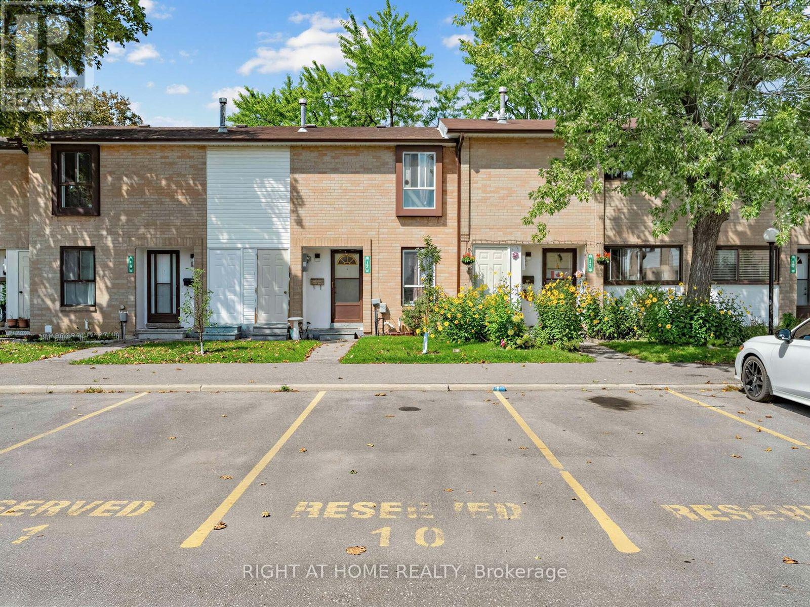 10 - 10 Fleetwood Crescent, Brampton, Ontario  L6T 2E5 - Photo 4 - W13723108