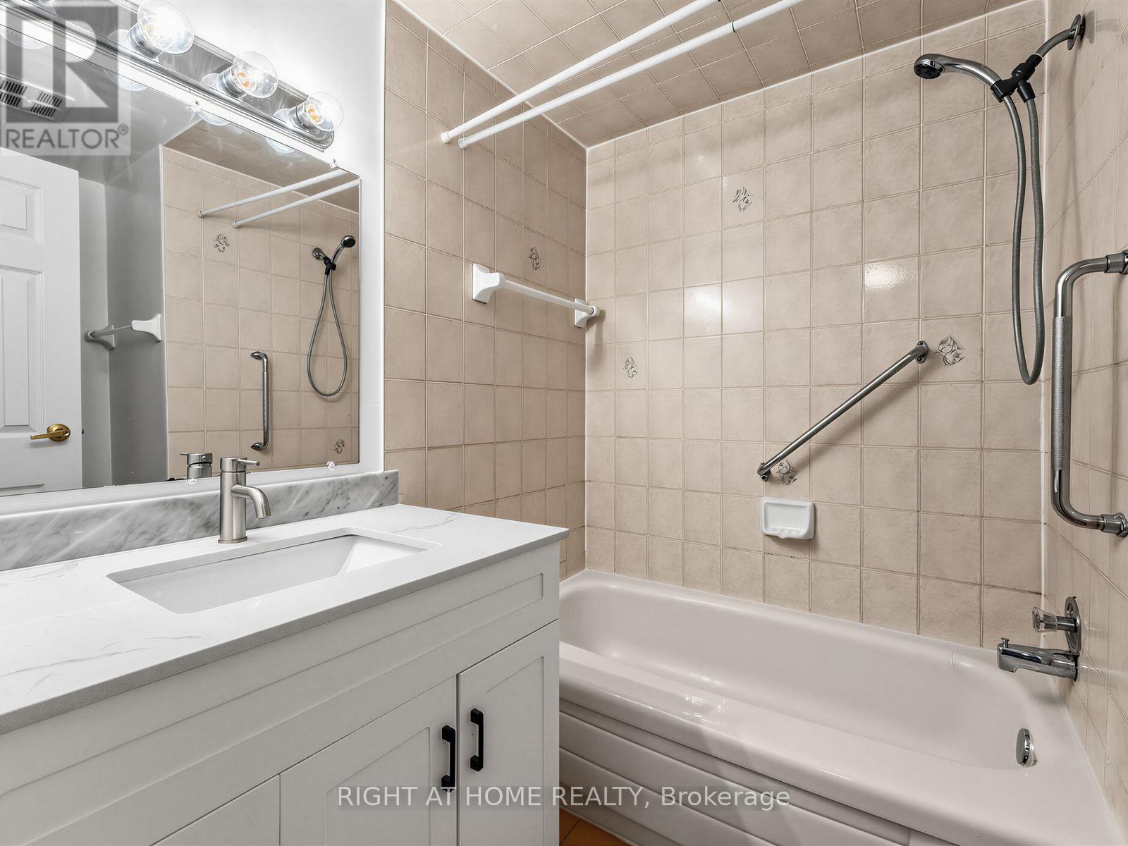 10 - 10 Fleetwood Crescent, Brampton, Ontario  L6T 2E5 - Photo 25 - W13723108
