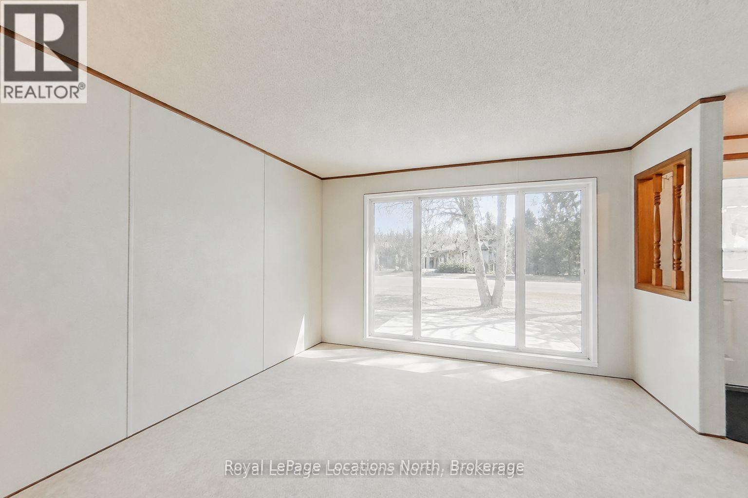 5 Murray Drive, Wasaga Beach, Ontario  L9Z 1K3 - Photo 5 - S13744832