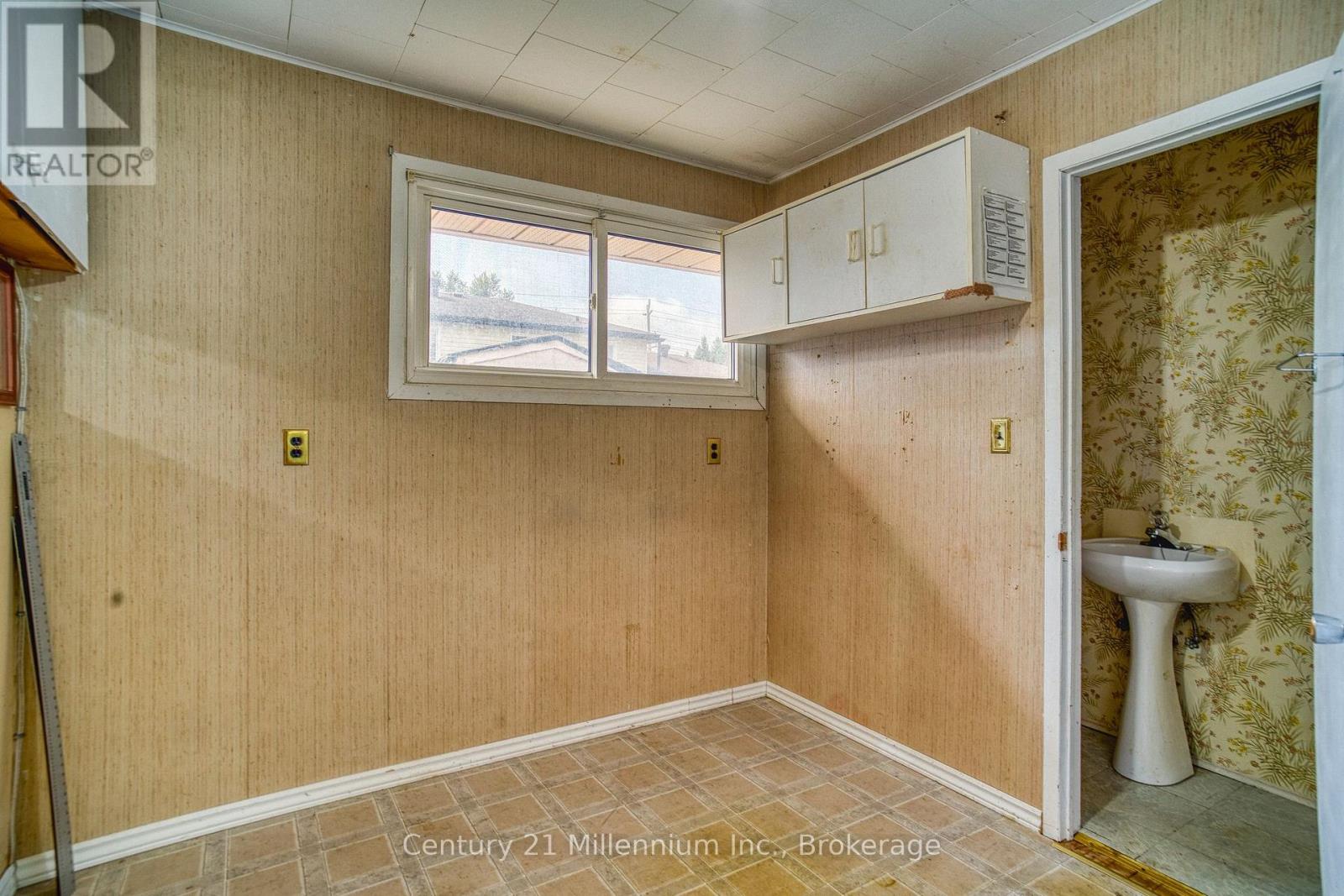 209 John Street, Clearview (Stayner), Ontario  L0M 1S0 - Photo 5 - S13745038