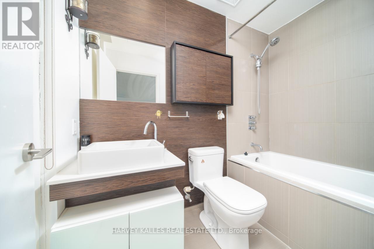 1202 - 75 St Nicholas Street, Toronto, Ontario  M4Y 0A5 - Photo 7 - C13744998