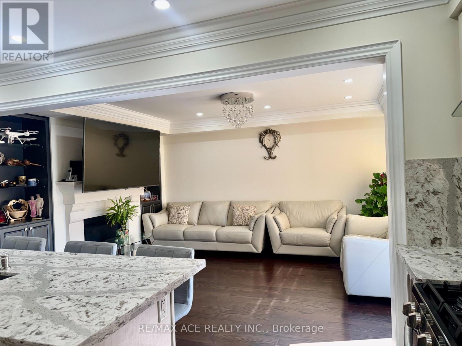 1011 Cameo Street, Pickering, Ontario L1X 0G3 - Photo 11 - E13744862