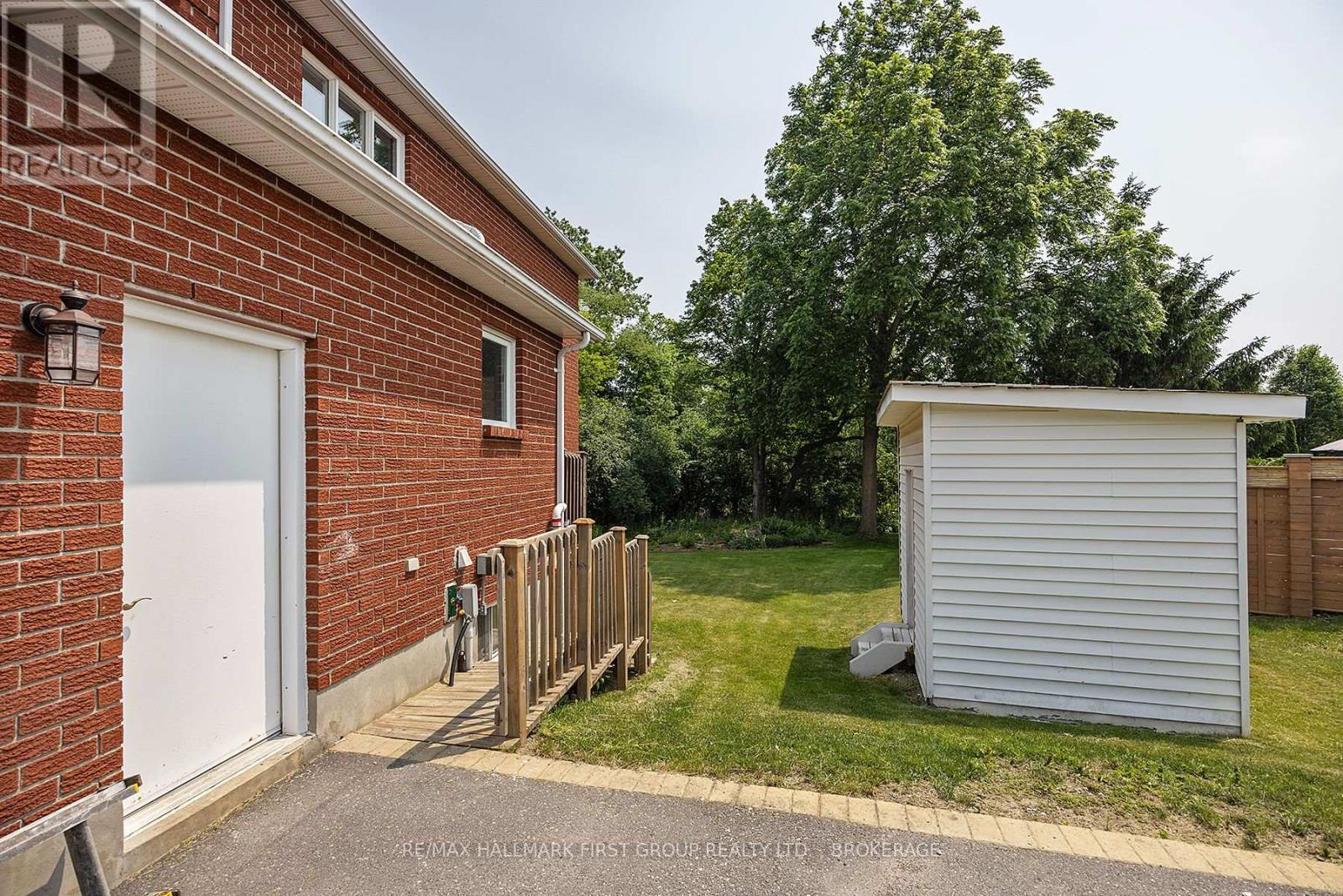 272 Friarhill Crescent, Kingston, Ontario  K7M 8P4 - Photo 4 - X13744838