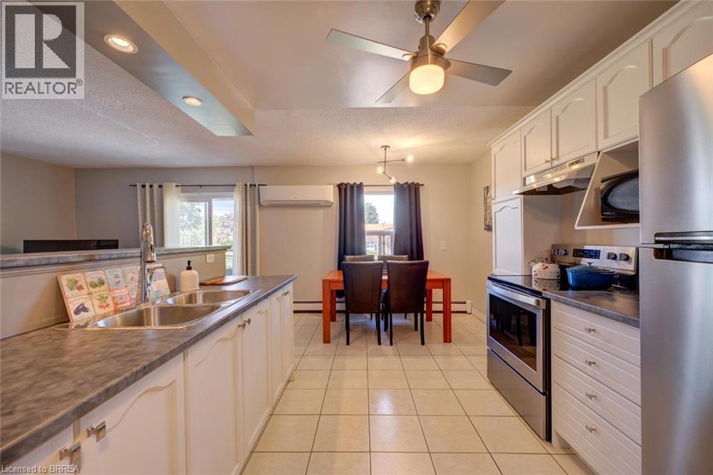 608 Grey Street Unit# 18, Brantford, Ontario N3S 4Y4 - Photo 2 - 40843465