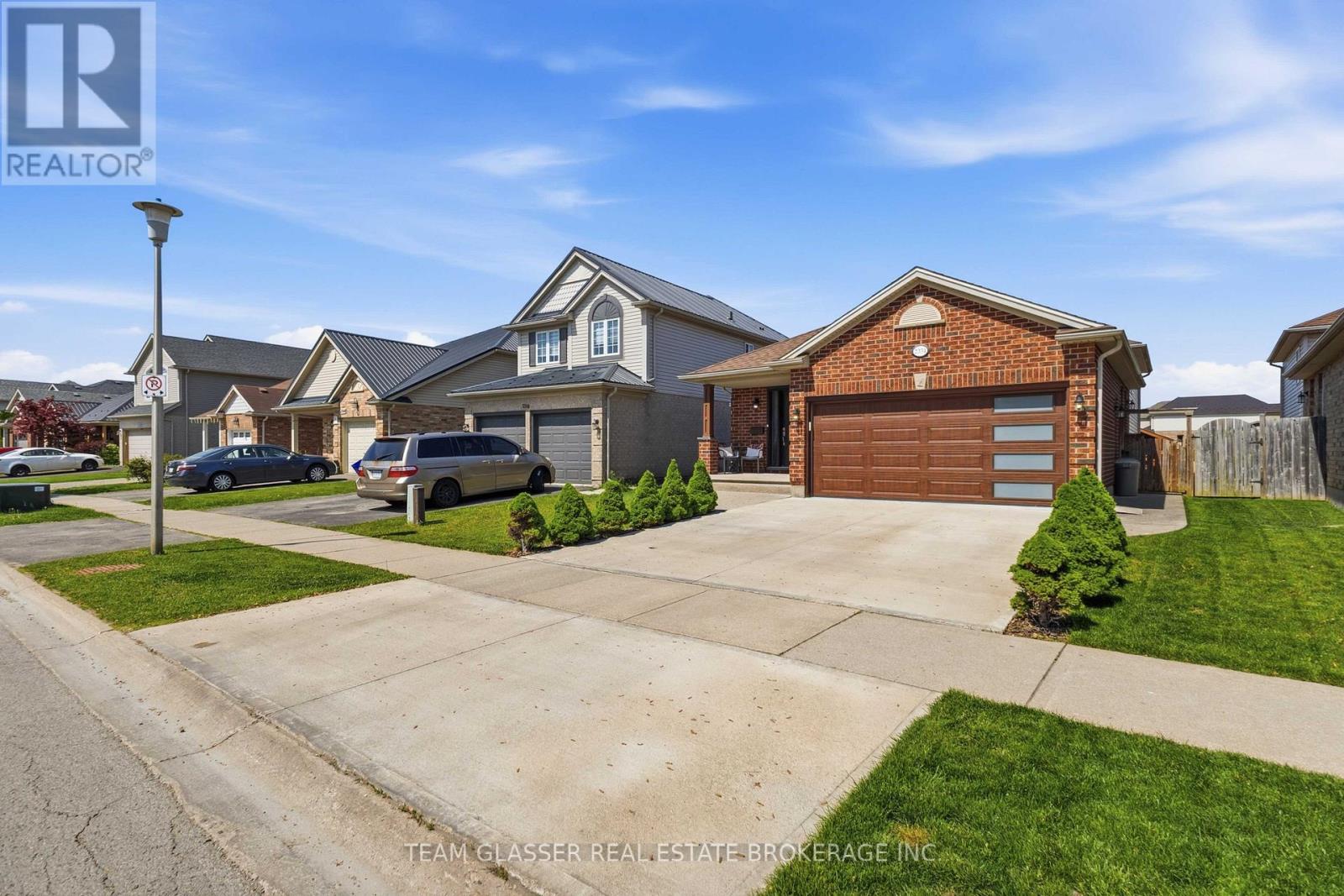 2334 Meadowgate Boulevard, London South, Ontario  N6M 1L6 - Photo 1 - X13744856
