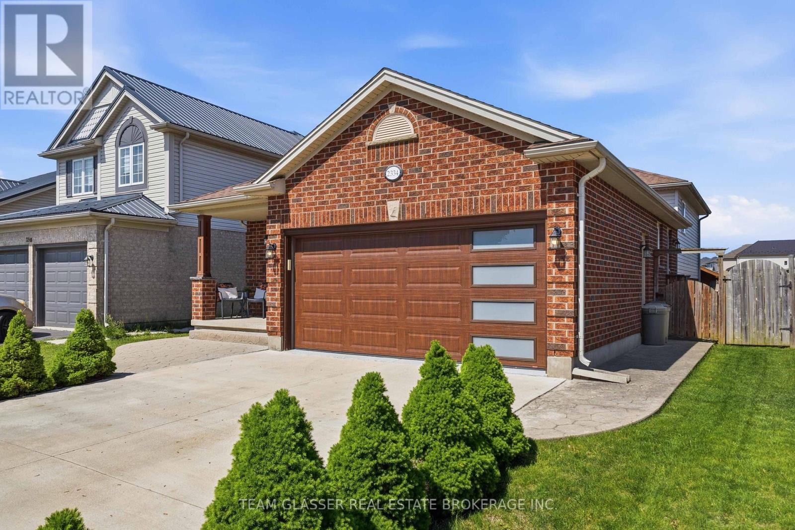 2334 Meadowgate Boulevard, London South, Ontario  N6M 1L6 - Photo 4 - X13744856