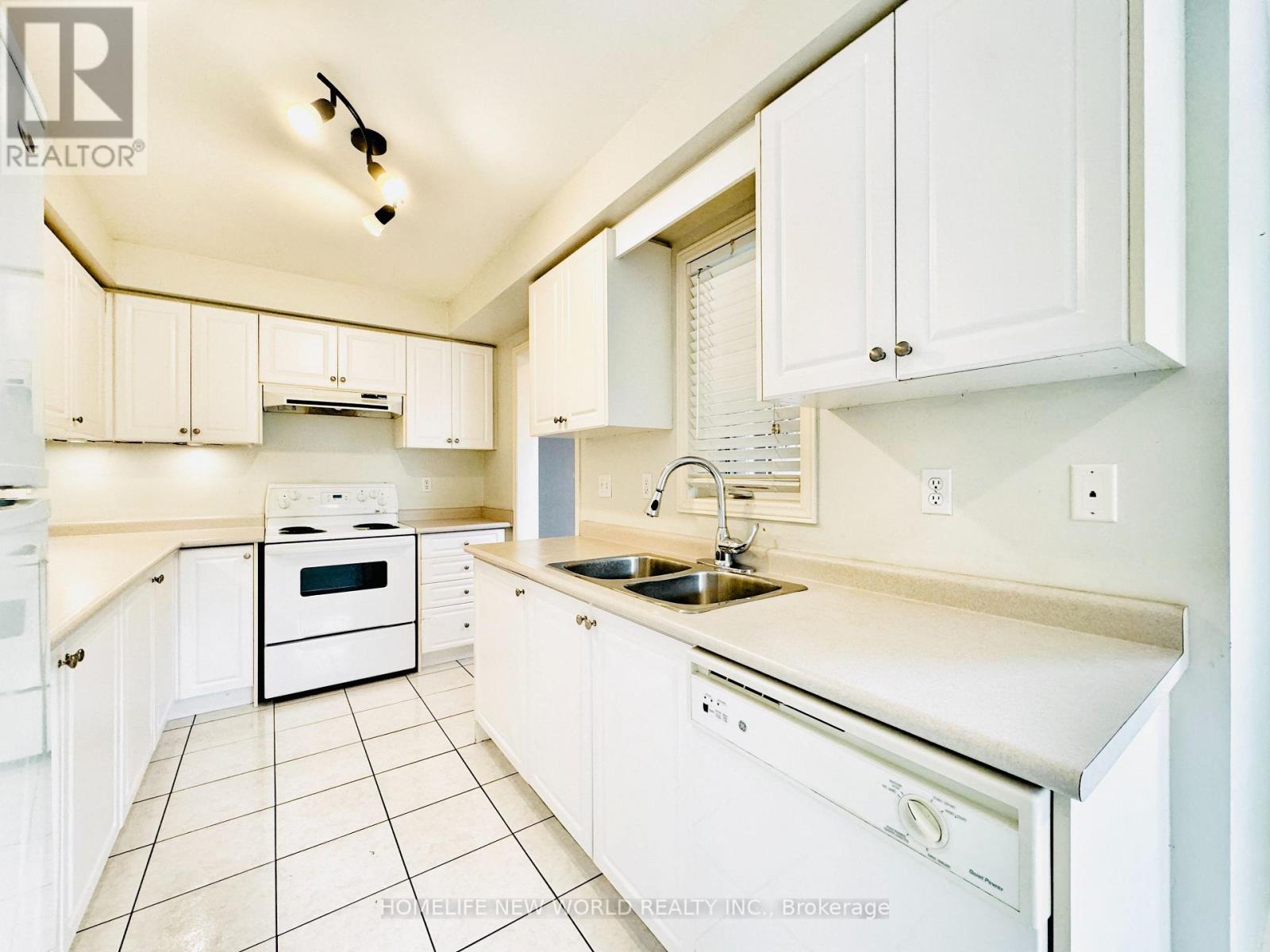 89 Warren Bradley Street, Markham, Ontario  L6C 2X4 - Photo 13 - N13744884