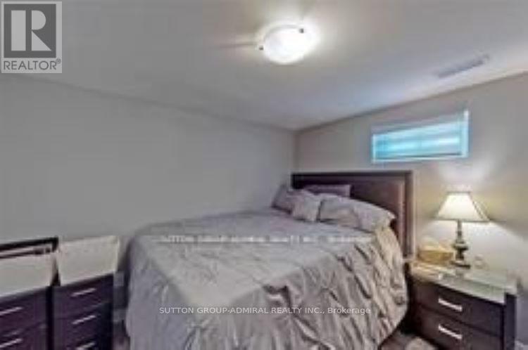 114 Cartier Crescent, Richmond Hill (Crosby), Ontario  L4C 2N6 - Photo 15 - N13744900