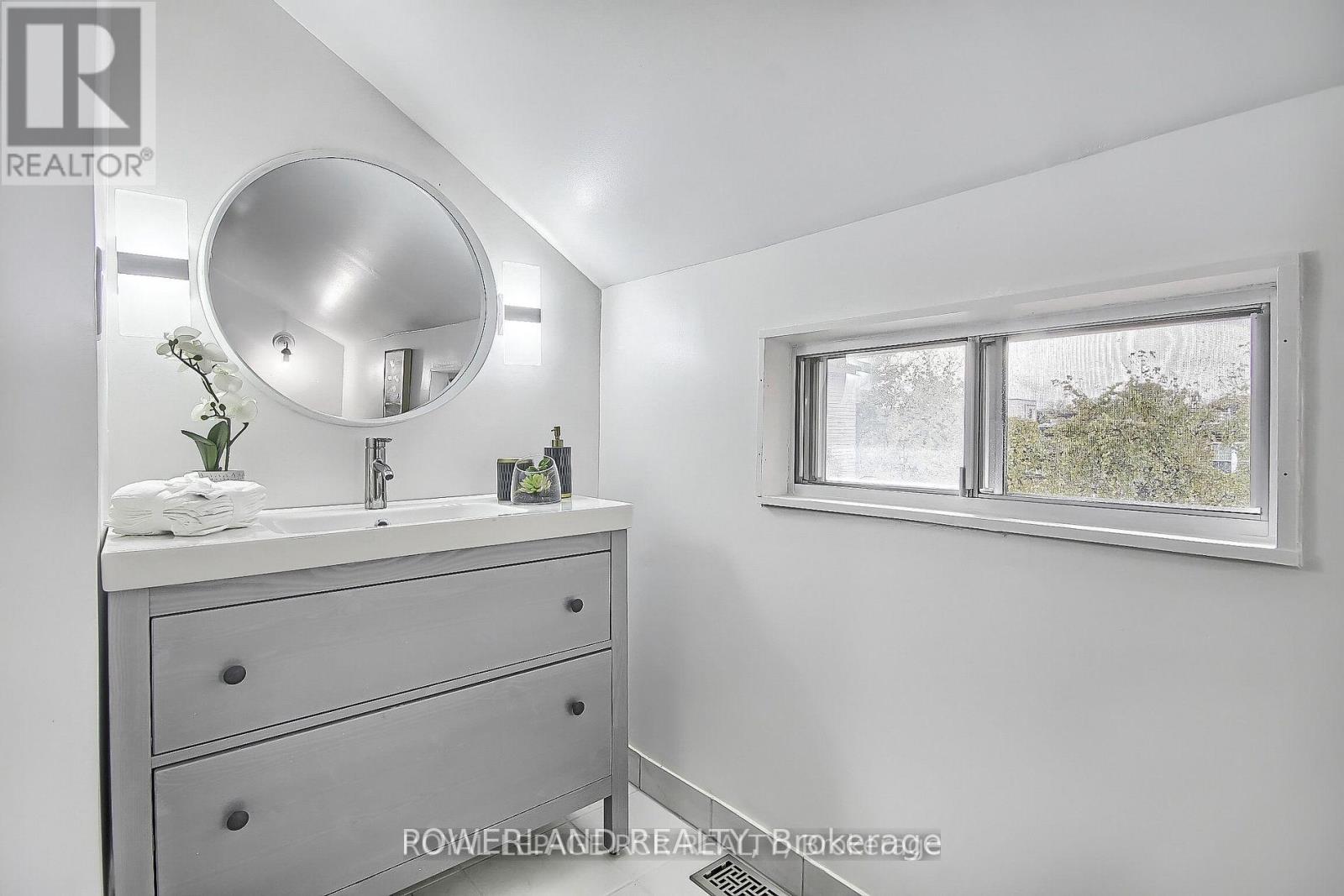 Apt #2 - 202 Prospect Street W, Newmarket, Ontario  L3Y 3T6 - Photo 25 - N13744908