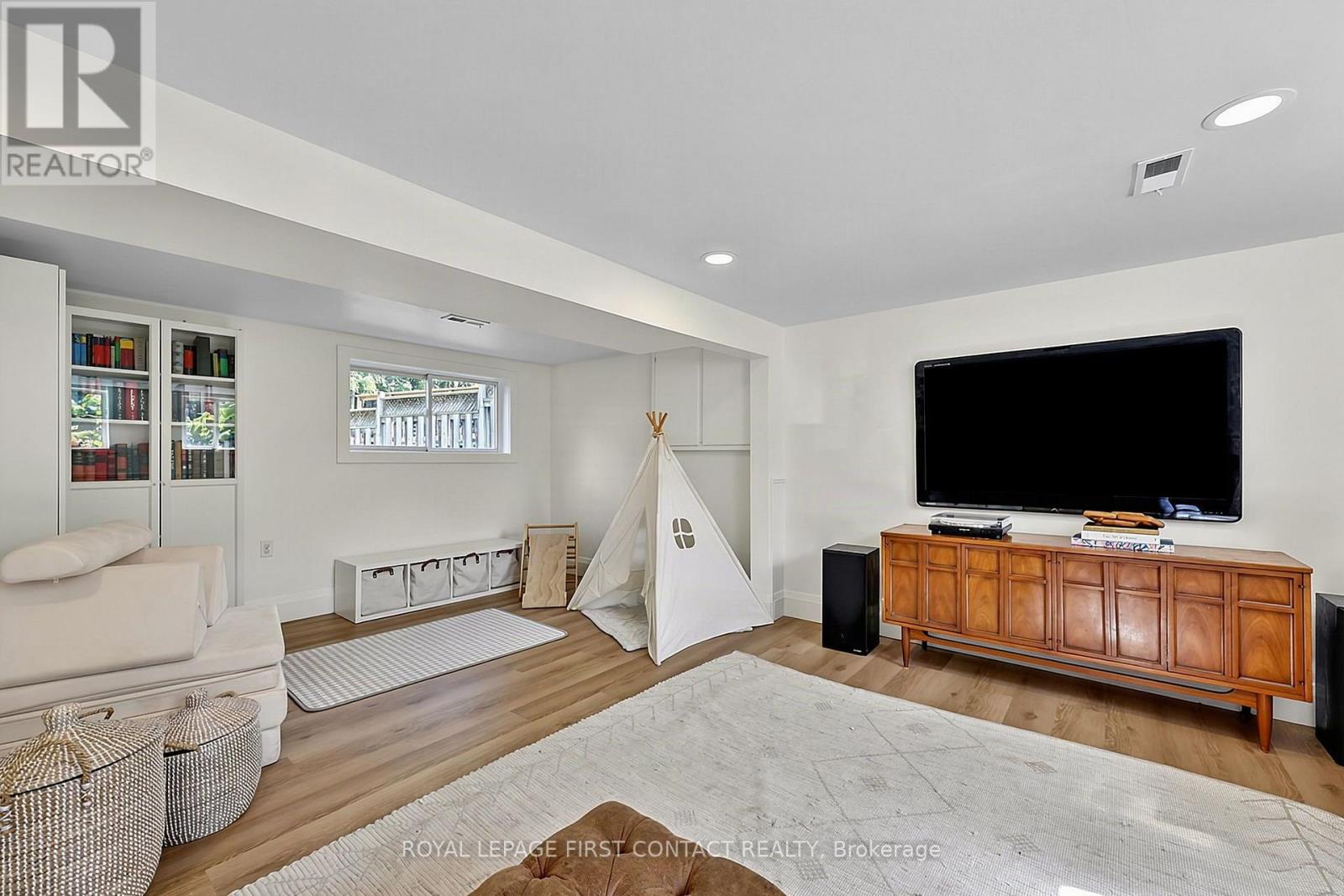 11 Maclaren Avenue, Barrie (Painswick North), Ontario  L4N 3Y1 - Photo 25 - S13744826