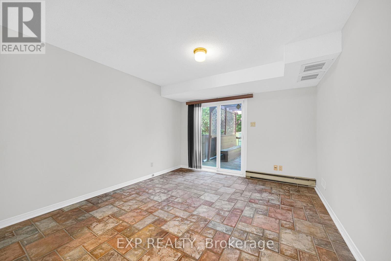 18 Arbordale Crescent, Ottawa, Ontario  K2G 5C6 - Photo 5 - X13745022