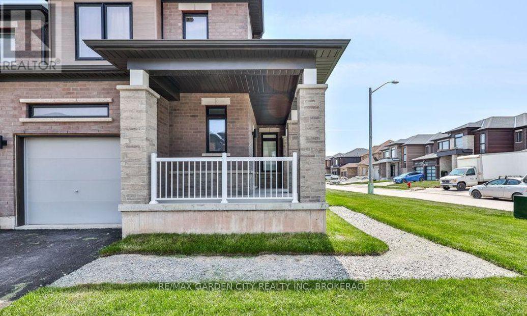 41 Bentgrass Drive, Welland, Ontario  L3B 0H4 - Photo 2 - X13744864