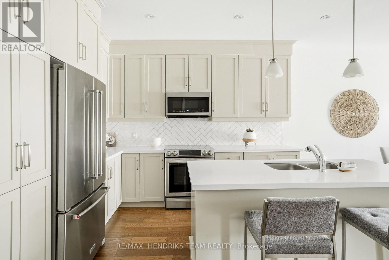13 Turbinia Court, Grimsby, Ontario L3M 0H8 - Photo 10 - X13744896