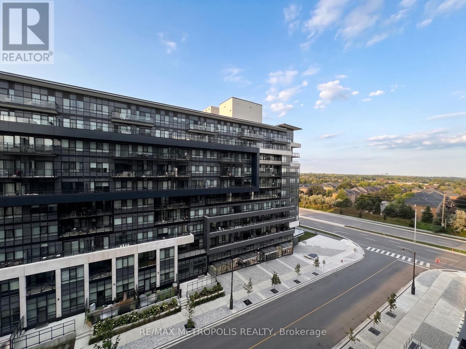 714 - 405 DUNDAS STREET W, Oakville, Ontario