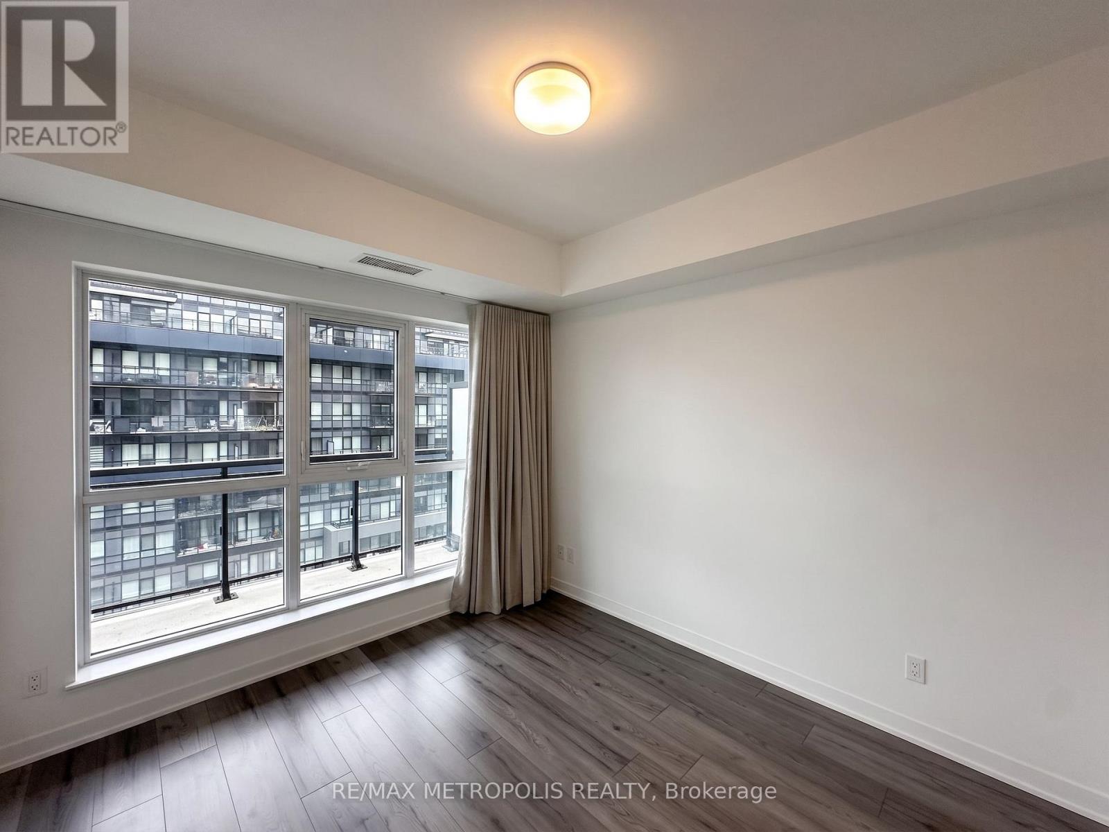 714 - 405 Dundas Street W, Oakville, Ontario  L6M 5P9 - Photo 6 - W13745044