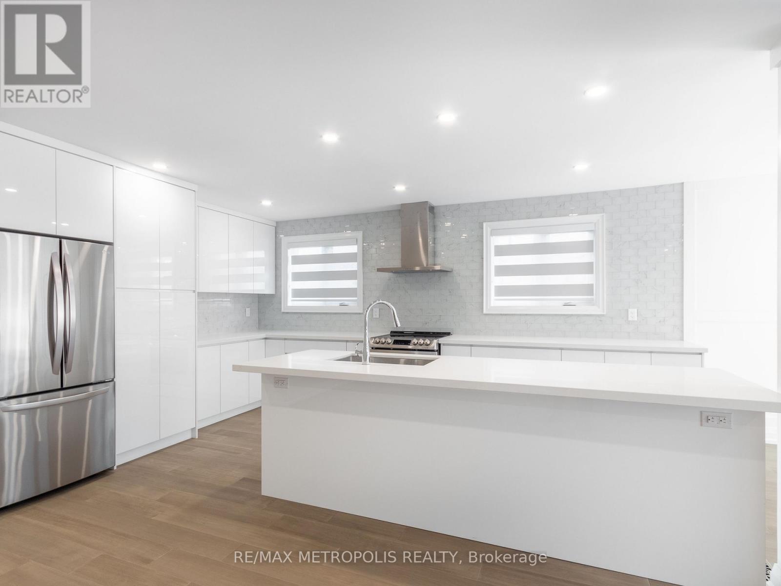 Upper - 62 Davelayne Road, Toronto, Ontario M9M 2A7 - Photo 10 - W13745066