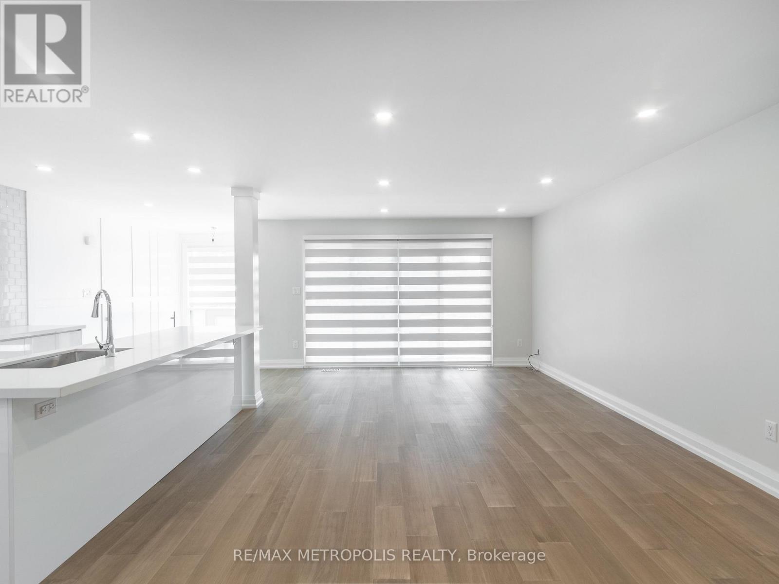 Upper - 62 Davelayne Road, Toronto, Ontario M9M 2A7 - Photo 11 - W13745066