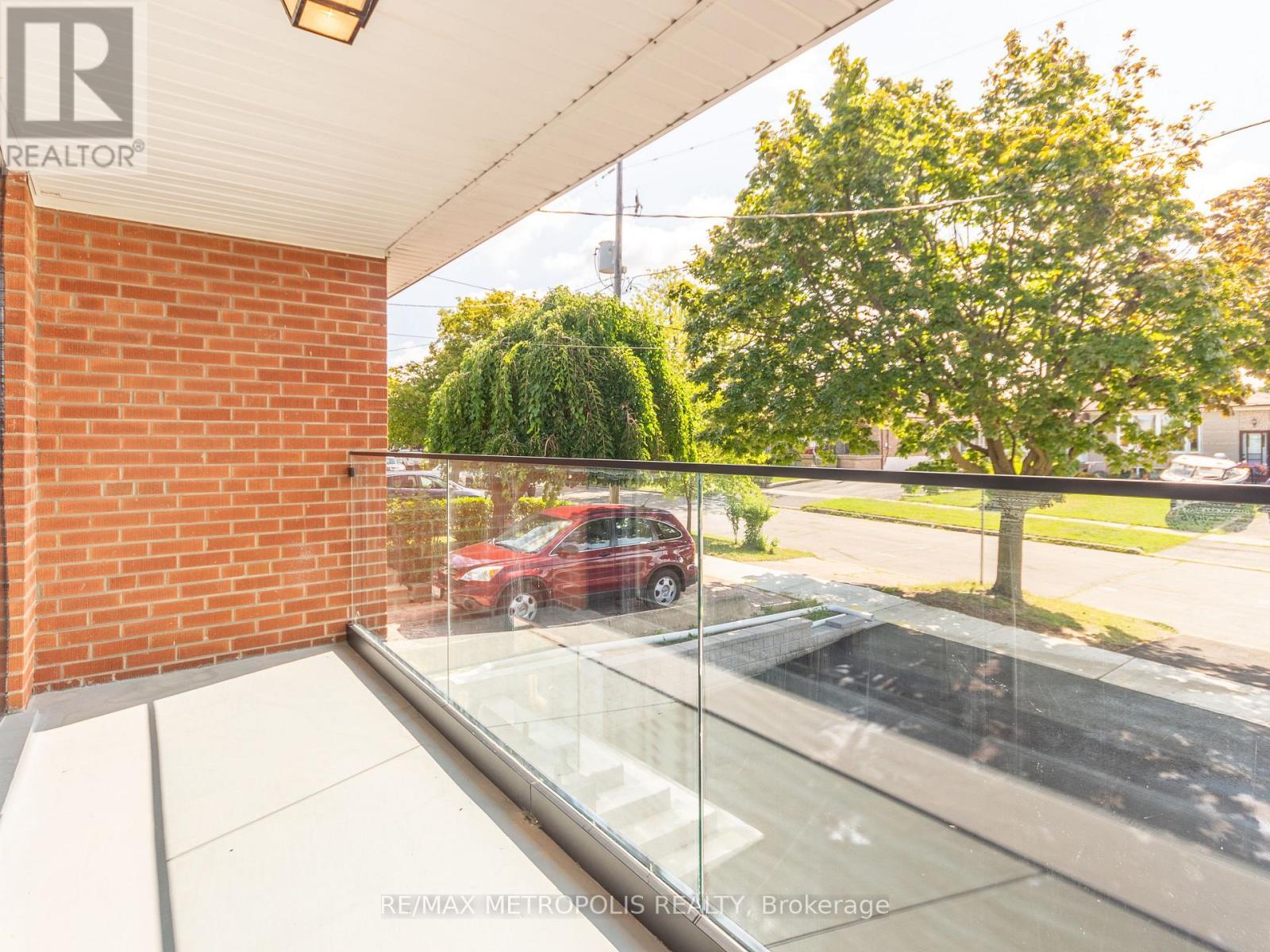 Upper - 62 Davelayne Road, Toronto, Ontario M9M 2A7 - Photo 23 - W13745066
