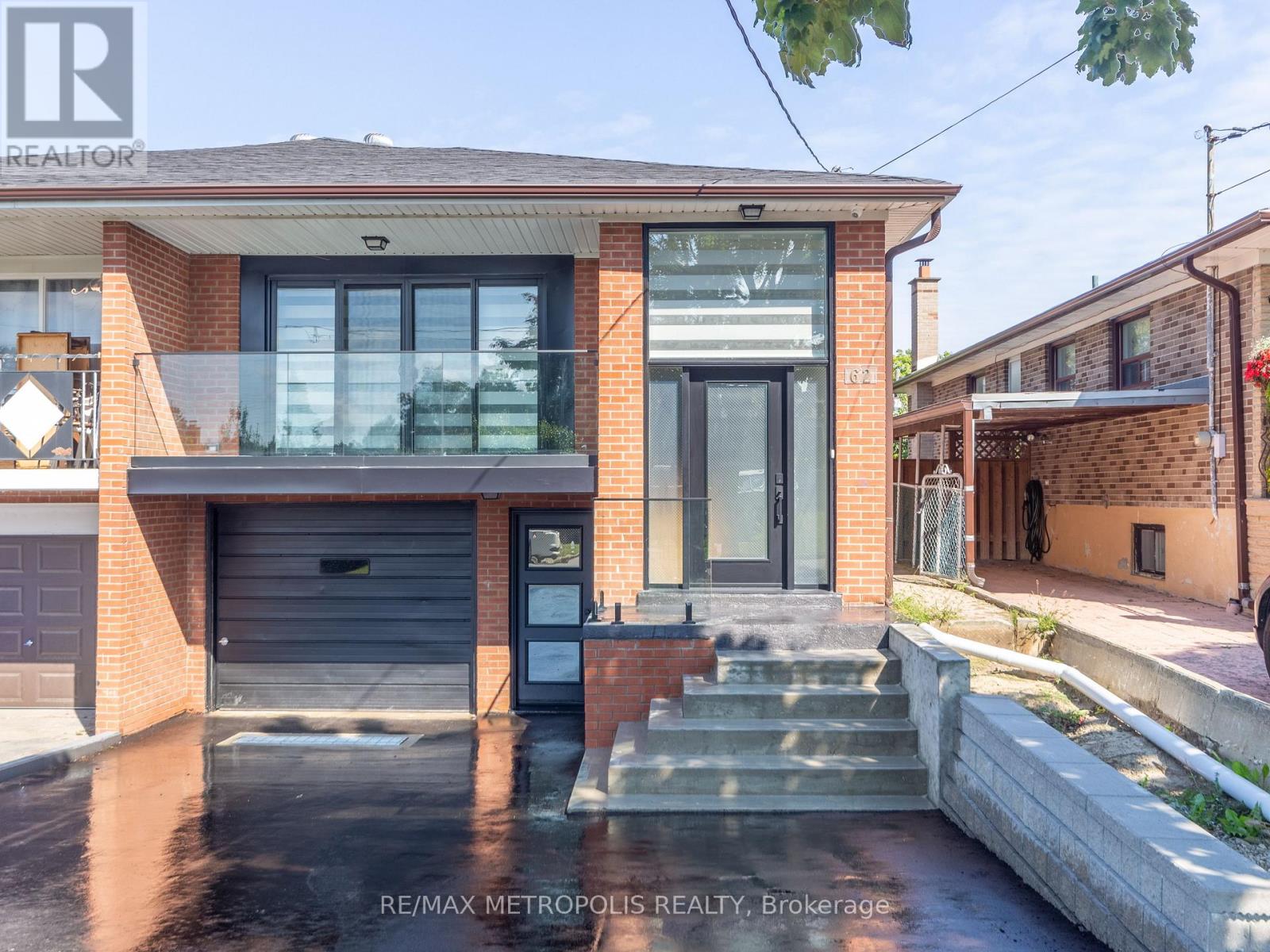 Upper - 62 Davelayne Road, Toronto, Ontario M9M 2A7 - Photo 3 - W13745066