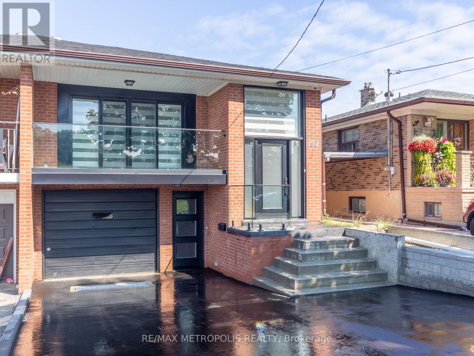 Upper - 62 Davelayne Road, Toronto, Ontario M9M 2A7 - Photo 4 - W13745066