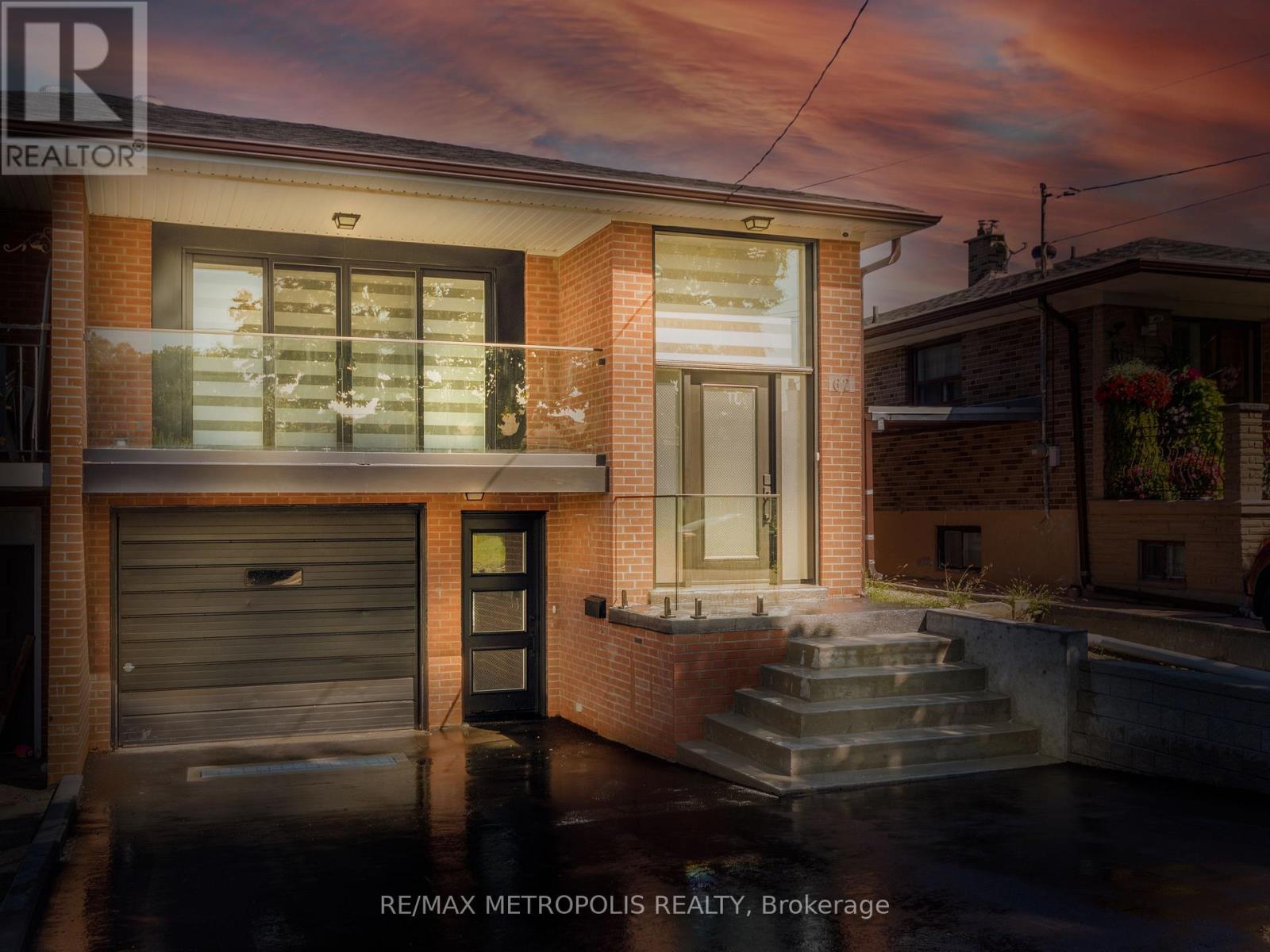 Upper - 62 Davelayne Road, Toronto, Ontario M9M 2A7 - Photo 5 - W13745066
