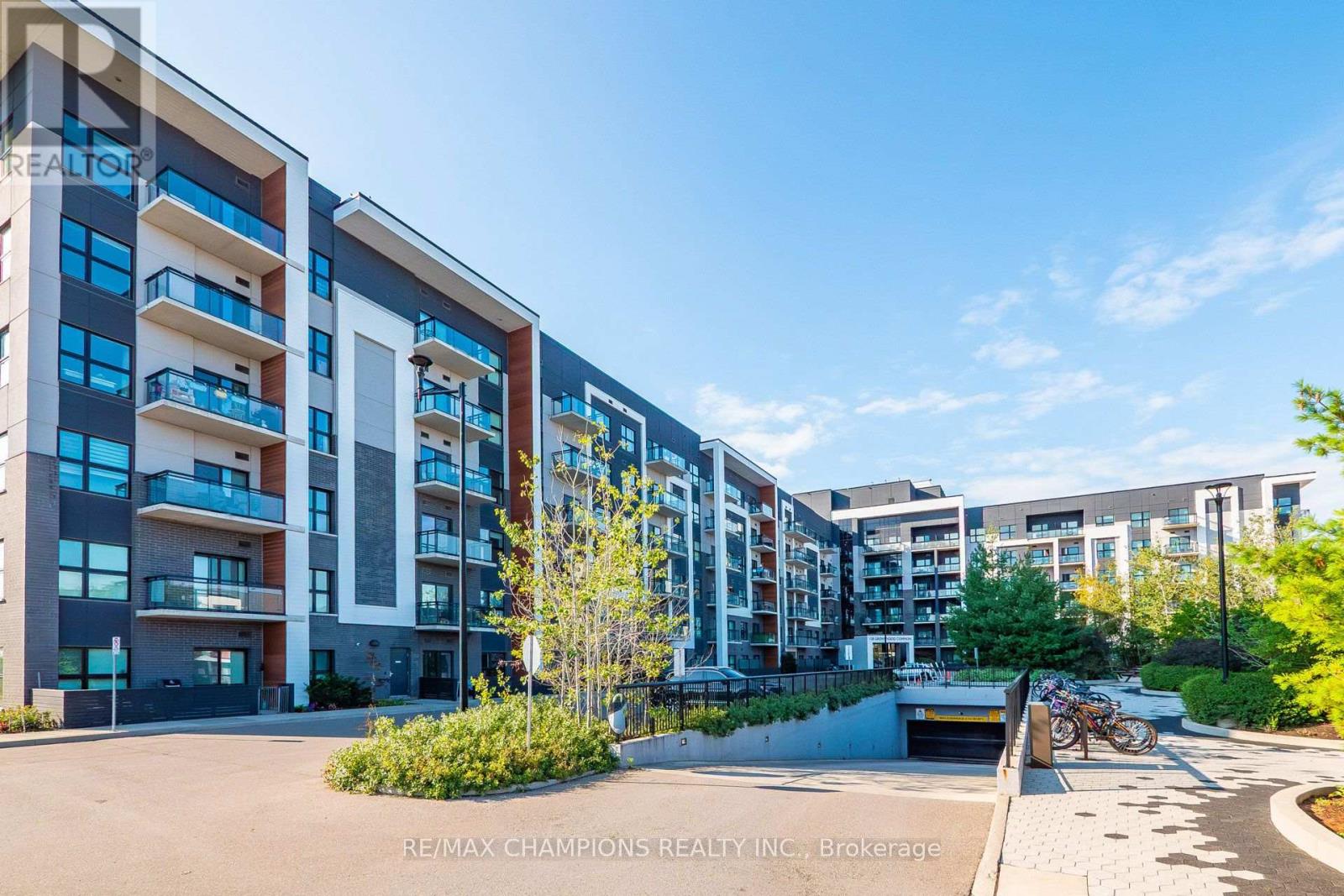 308 - 128 Grovewood Common, Oakville, Ontario  L6H 0X3 - Photo 3 - W13745084
