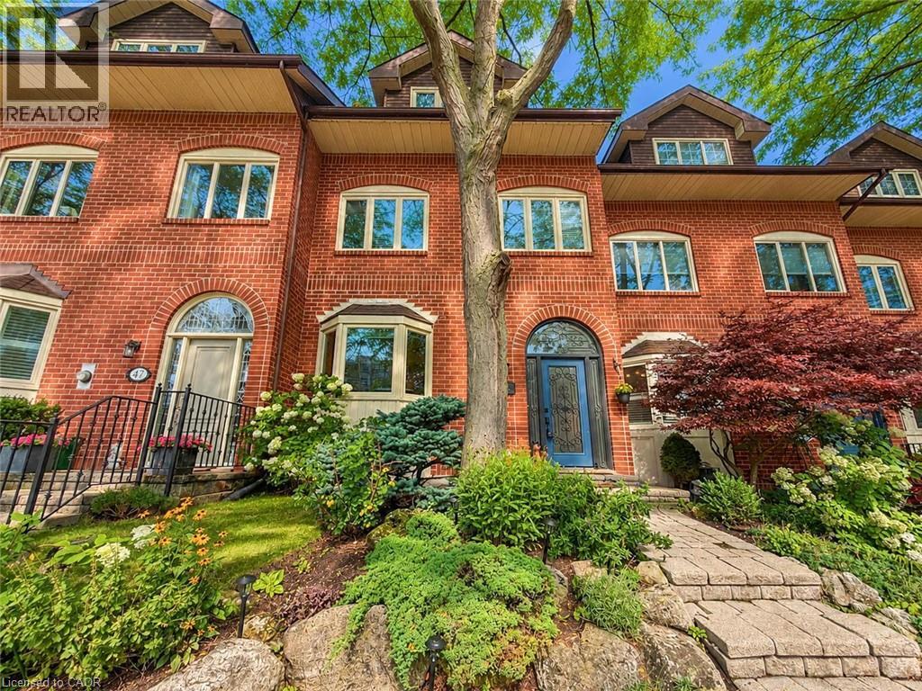 45 TRADEWIND Drive, Oakville, Ontario