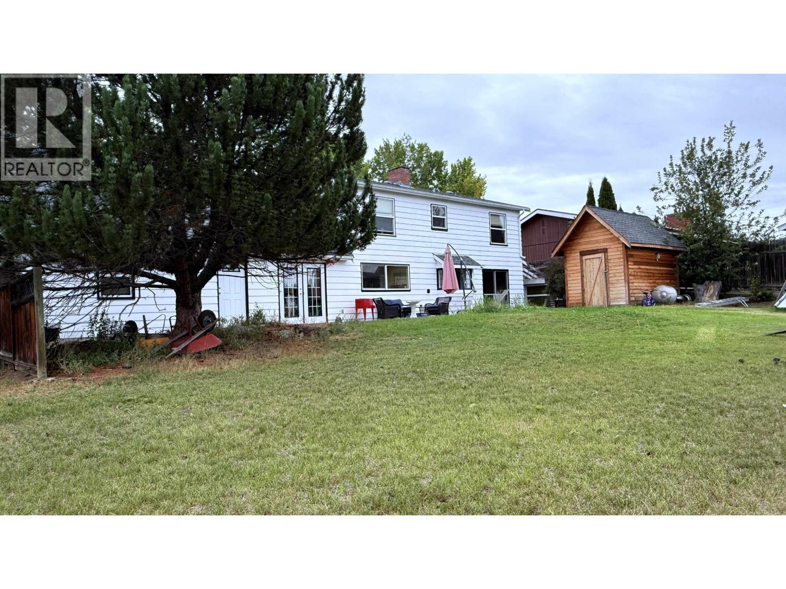 255 Evergreen Crescent, 100 Mile House, British Columbia  V0K 2E0 - Photo 2 - R3161186
