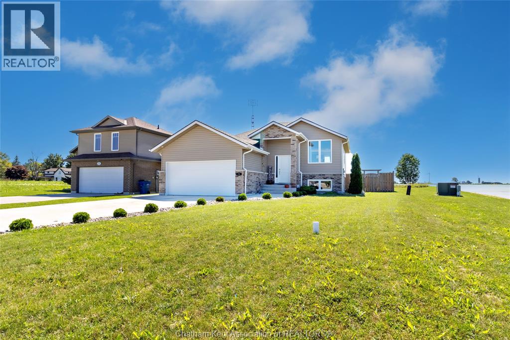 79 Blackacre Crescent, Tilbury, Ontario  N0P 2L0 - Photo 2 - 26021630