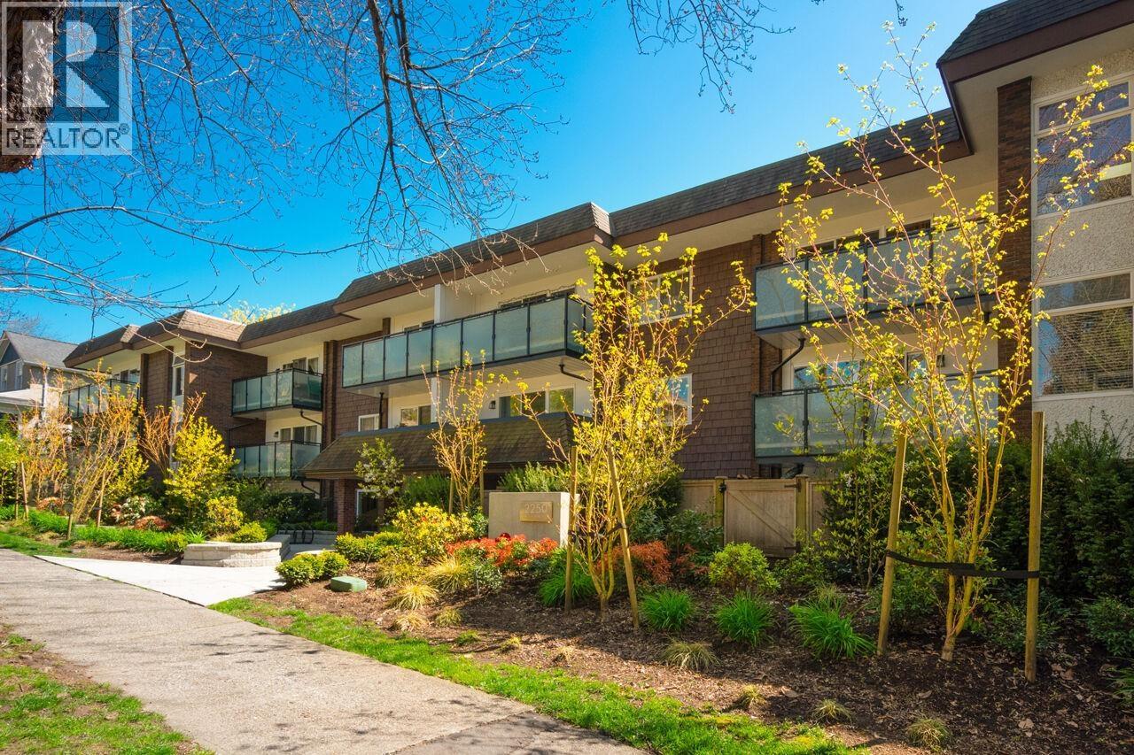 112 2250 Oxford Street, Vancouver, British Columbia  V5L 1G1 - Photo 2 - R3161546