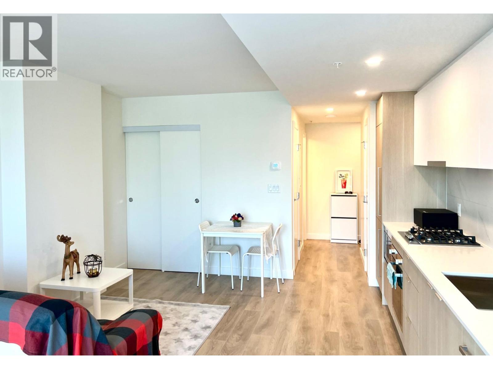 2210 318 Alderson Avenue, Coquitlam, British Columbia  V3K 0J1 - Photo 2 - R3161547