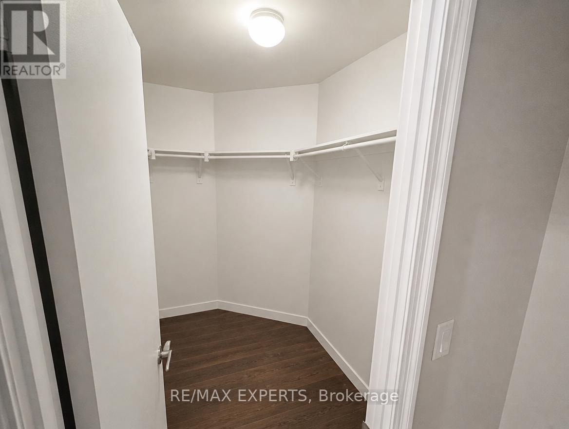 209 - 1359 Rathburn Road, Mississauga, Ontario  L4W 5P7 - Photo 9 - W13743308