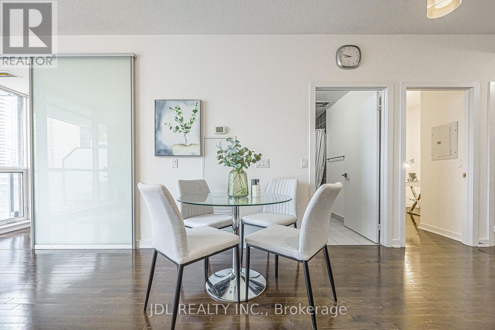 1105 - 770 Bay Street, Toronto, Ontario  M5G 0A6 - Photo 12 - C13745114